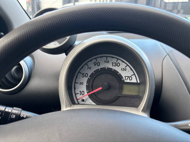Фото Peugeot 107 13