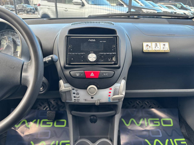 Фото Peugeot 107 14