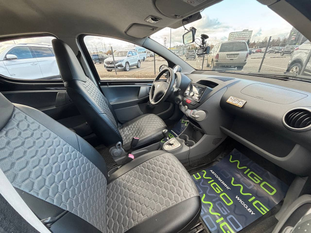 Фото Peugeot 107 18