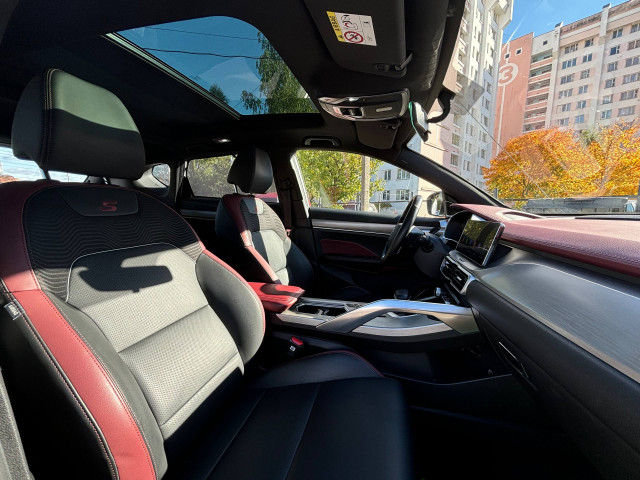 Фото Geely Coolray 19