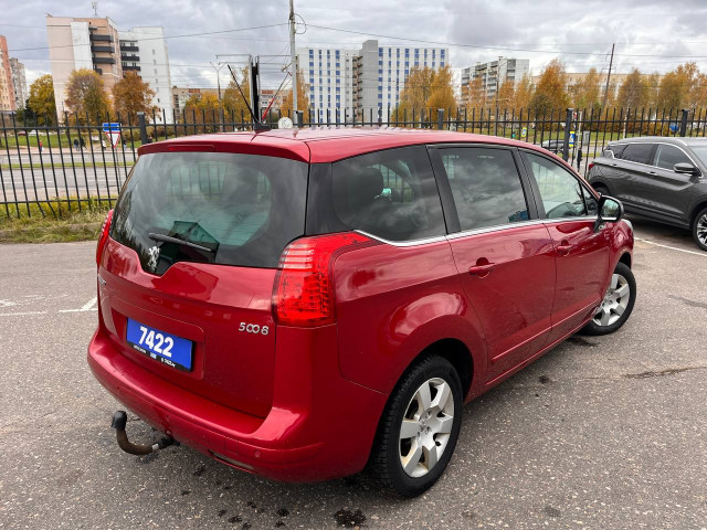 Фото Peugeot 5008 5
