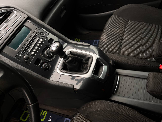 Фото Peugeot 5008 15