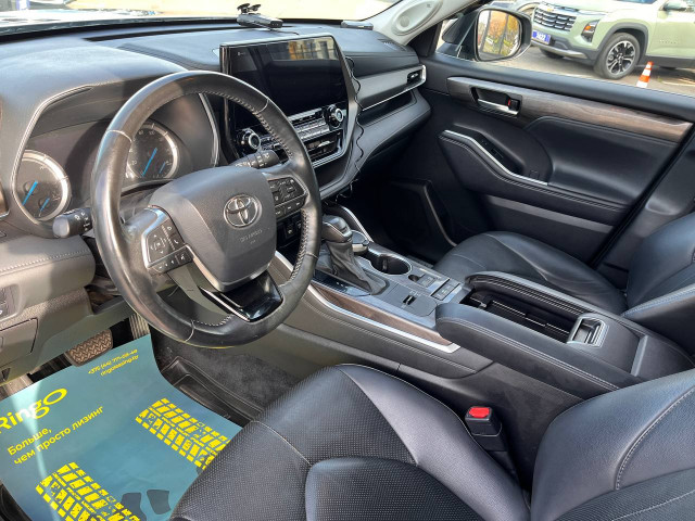 Фото Toyota Highlander 10