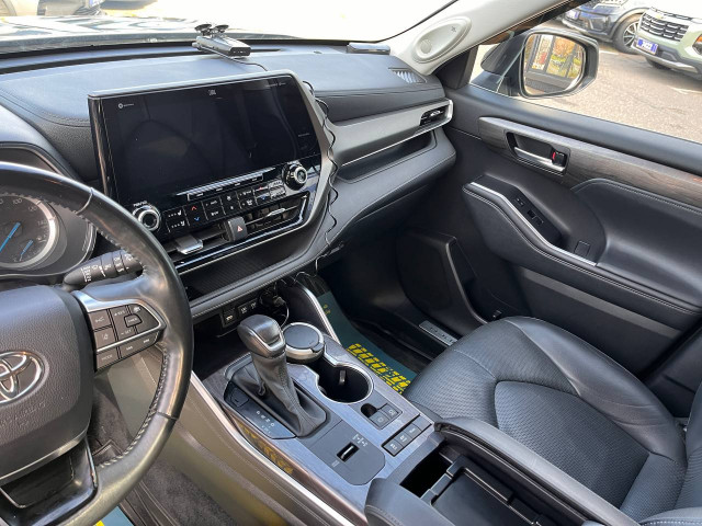 Фото Toyota Highlander 11