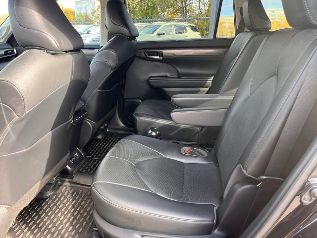 Фото Toyota Highlander 17