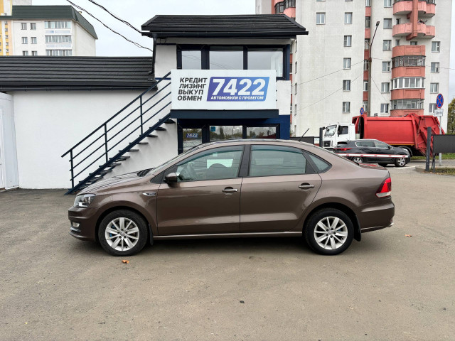 Фото Volkswagen Polo Sedan 8