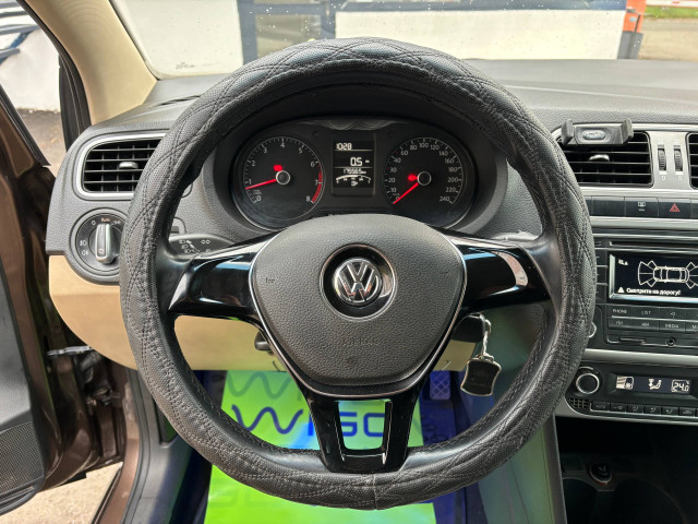Фото Volkswagen Polo Sedan 10