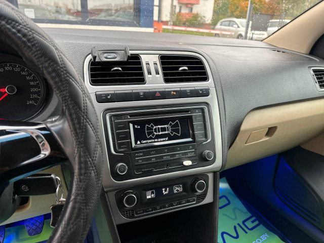 Фото Volkswagen Polo Sedan 12