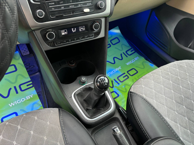 Фото Volkswagen Polo Sedan 13