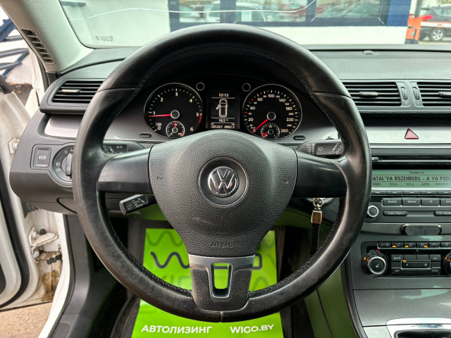 Фото Volkswagen Passat 10