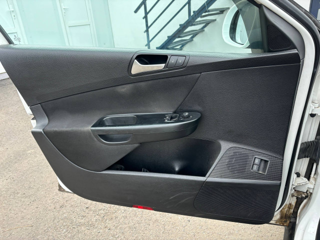 Фото Volkswagen Passat 15
