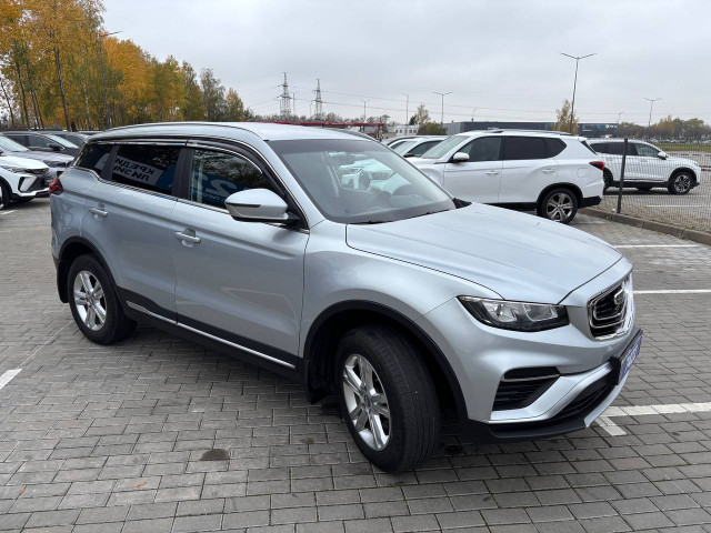 Фото Geely Atlas 3