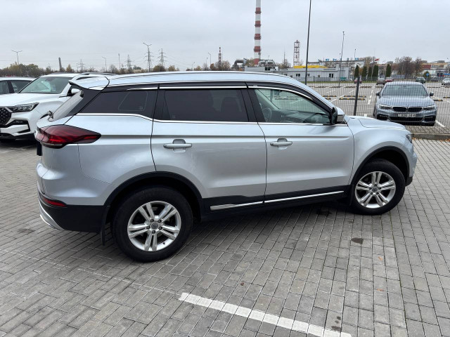 Фото Geely Atlas 5