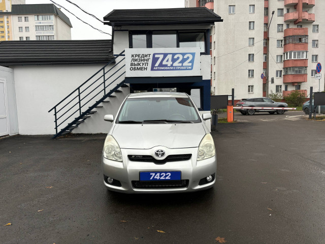Фото Toyota Corolla Verso 2