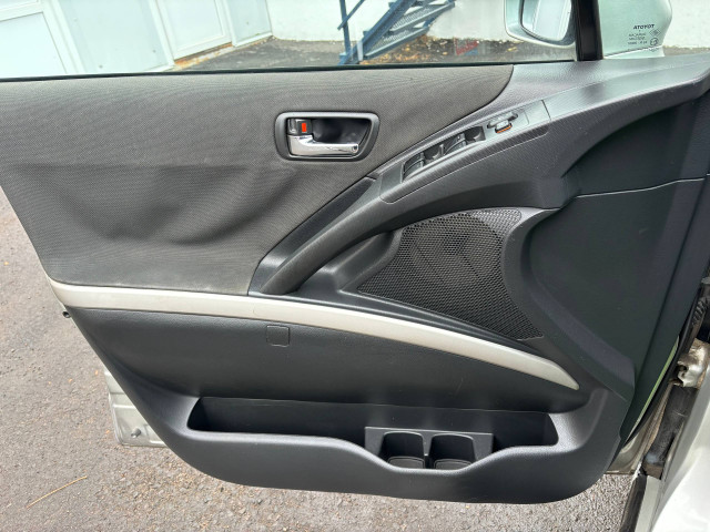 Фото Toyota Corolla Verso 15