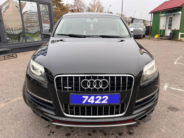 Фото Audi Q7 2