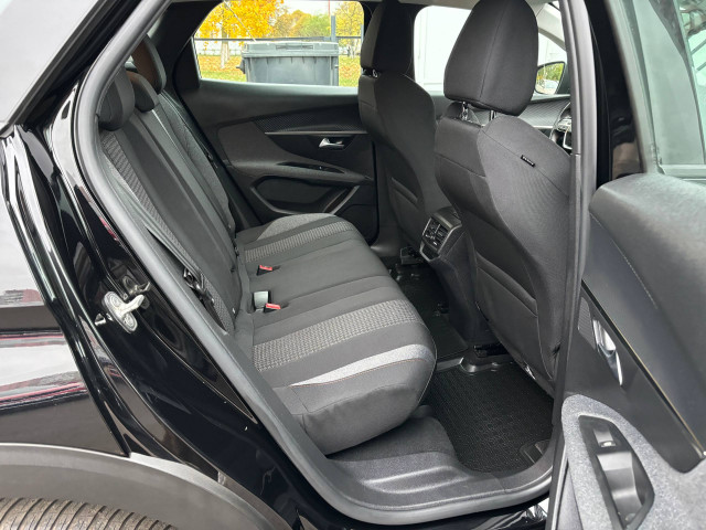 Фото Peugeot 3008 18
