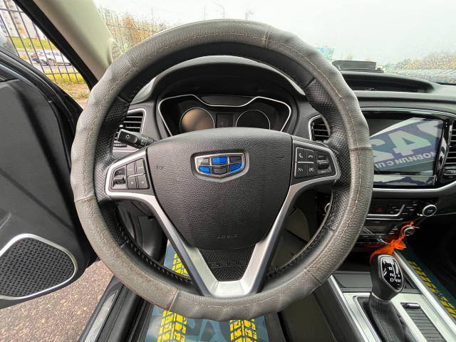 Фото Geely Emgrand X7 12