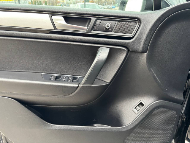Фото Volkswagen Touareg 9
