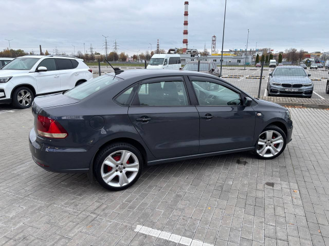 Фото Volkswagen Polo Sedan 5