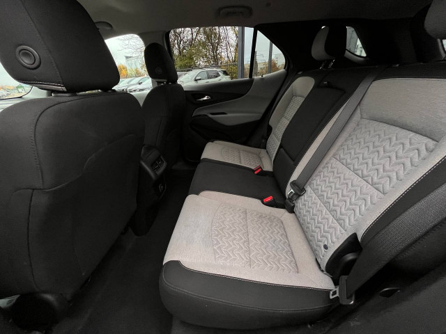 Фото Chevrolet Equinox 17