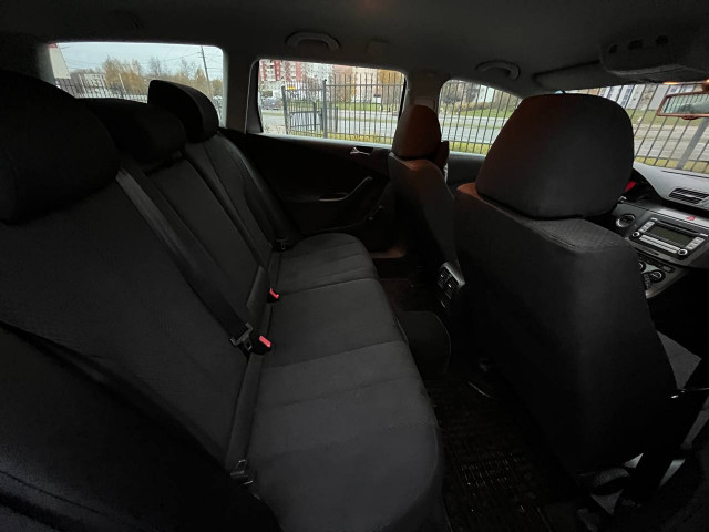 Фото Volkswagen Passat 18